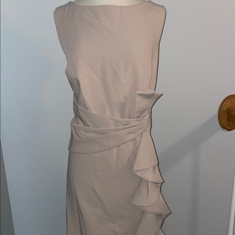 Elegant Beige Sleeveless Dress